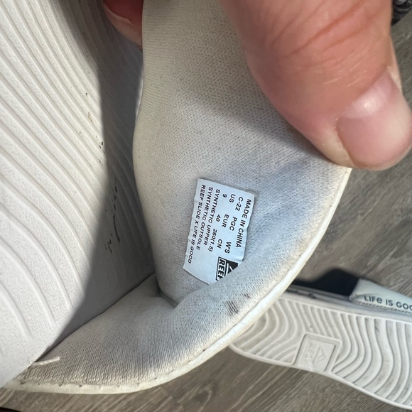 REEF Good Vibes Life Is Good Sandal- 9 - Picture 6 of 6